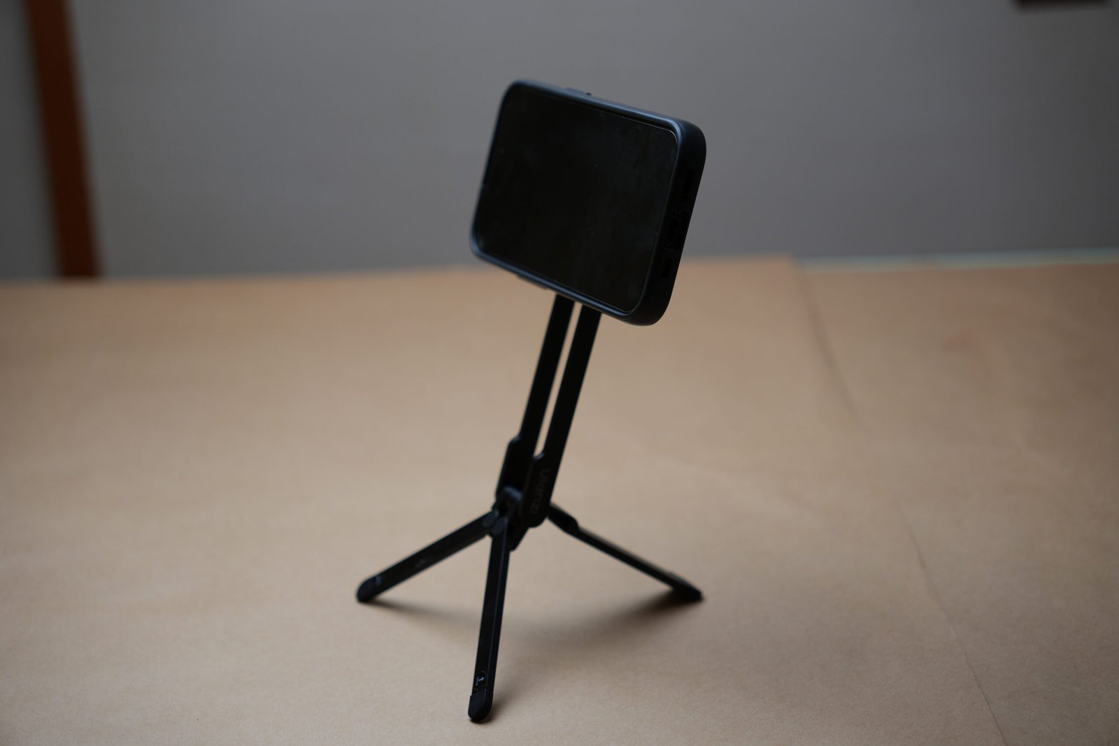 ulanzi ma30 mini tripod for smartphone